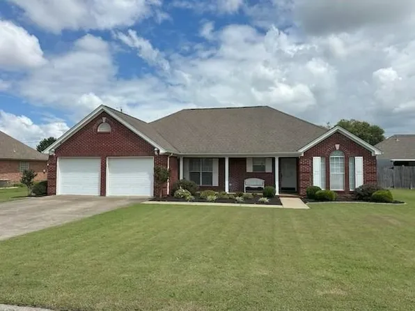 305 W Girard Ave, Muscle Shoals, AL 35661