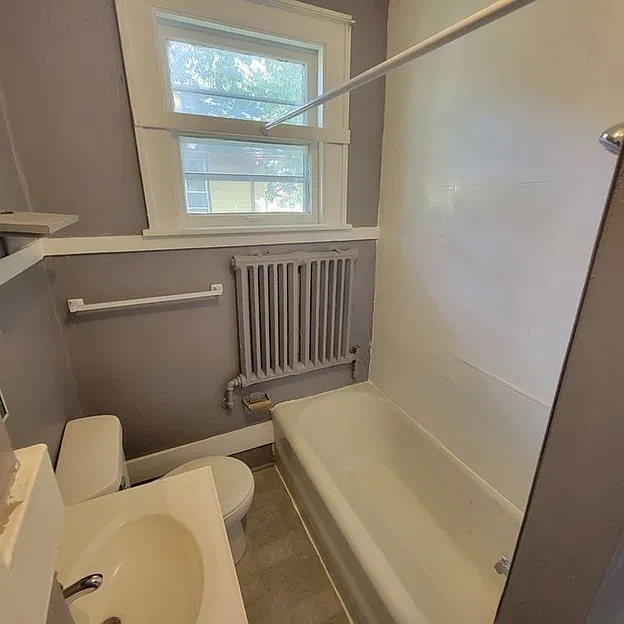 1020 25th St -6 Plex — Photo 2