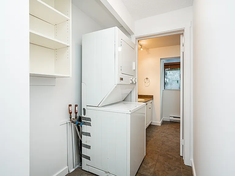 261 Osborne Rd E #2 — Photo 10