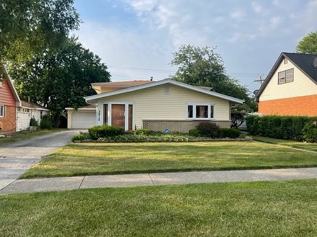 3812 167th Pl photo 1