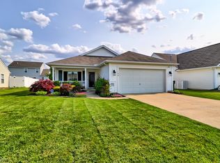 124 Fallingwater Dr, Elyria, OH 44035