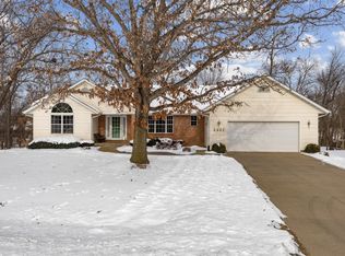 2327 Springbrook Dr, Cedar Rapids, IA 52411