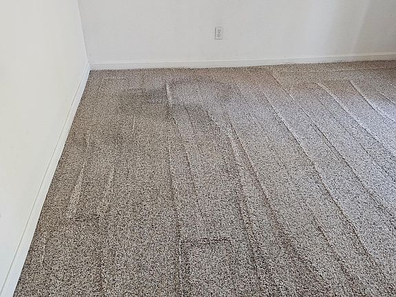 5th image of 16830 Alpine Ct