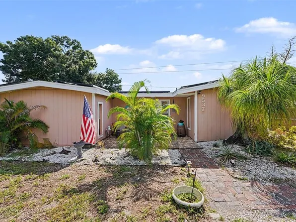 9537 CRESTVIEW STREET, SEMINOLE, FL 33772