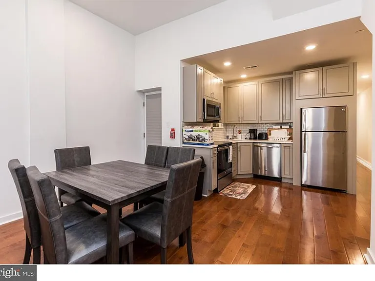 1616 Brown St #1 — Photo 1