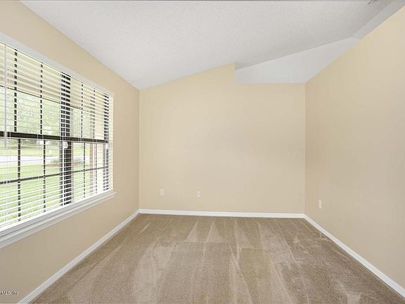 3rd image of 624 Charles Pinckney St