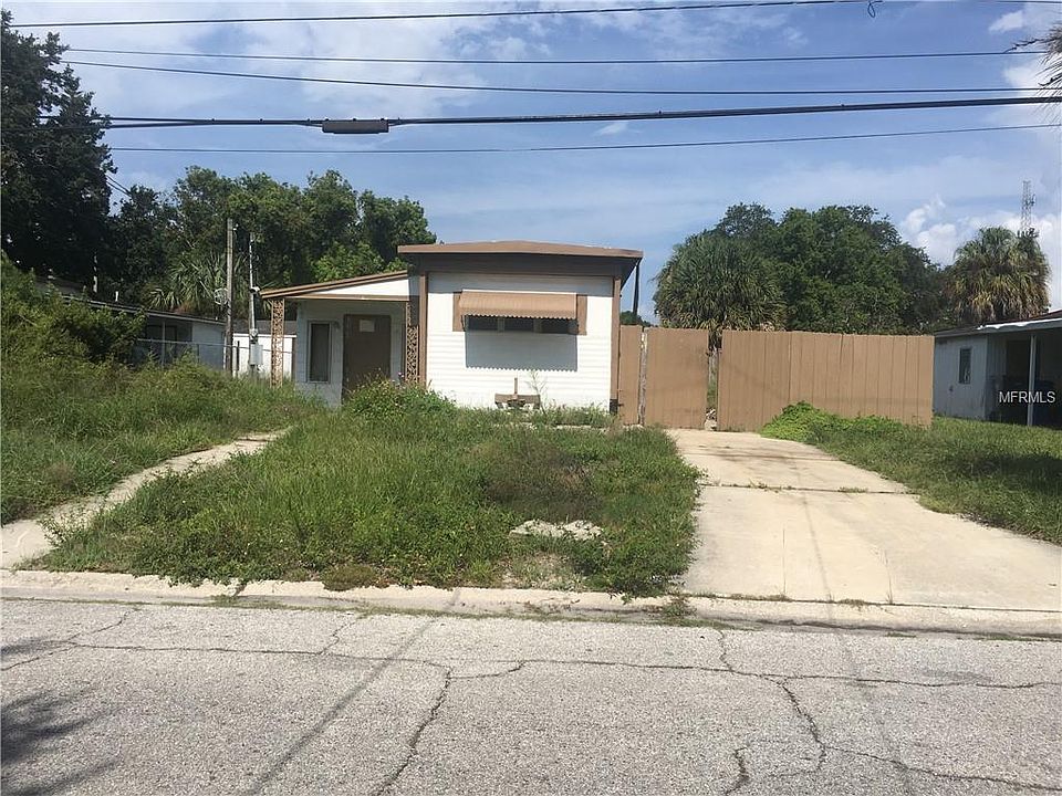 2nd image of 5904 Sussex Dr