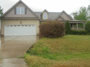 99 Clave Howard Dr, Fuquay Varina, NC 27526