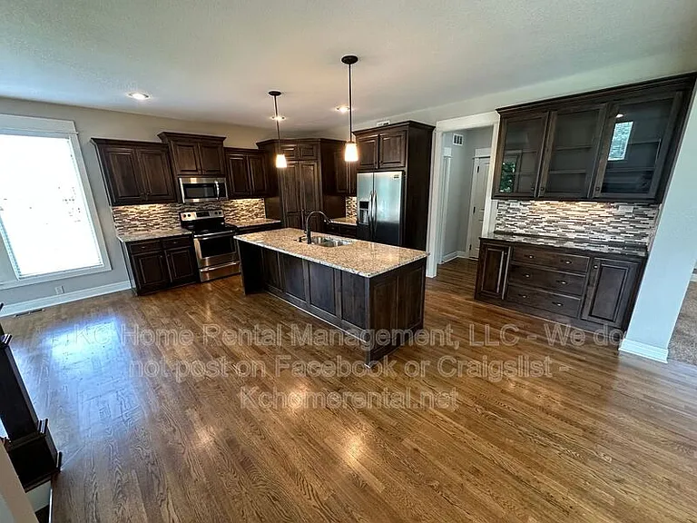 8608 W 165th Pl — Photo 7