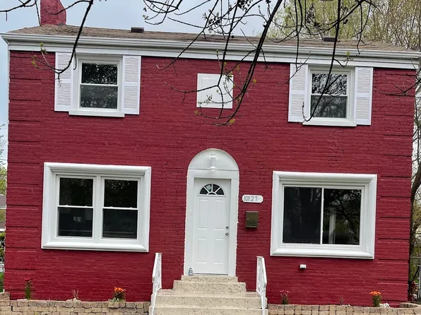 10127 S Paxton Ave, Chicago, IL 60617