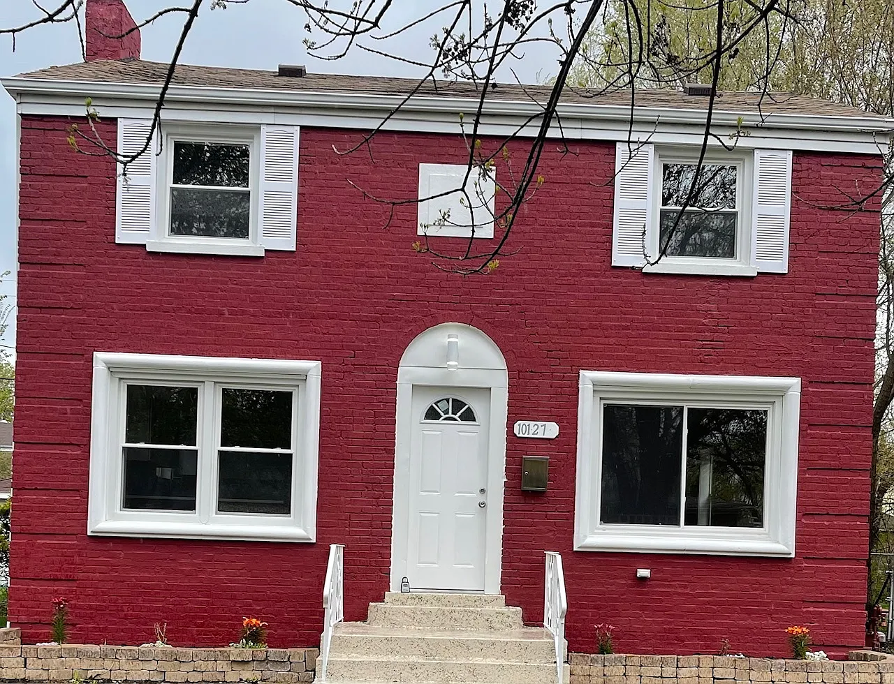 10127 S Paxton Ave photo 1