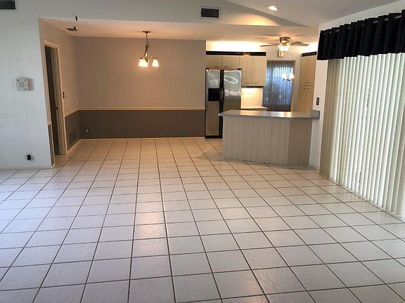4th image of 1063 Derian Pl