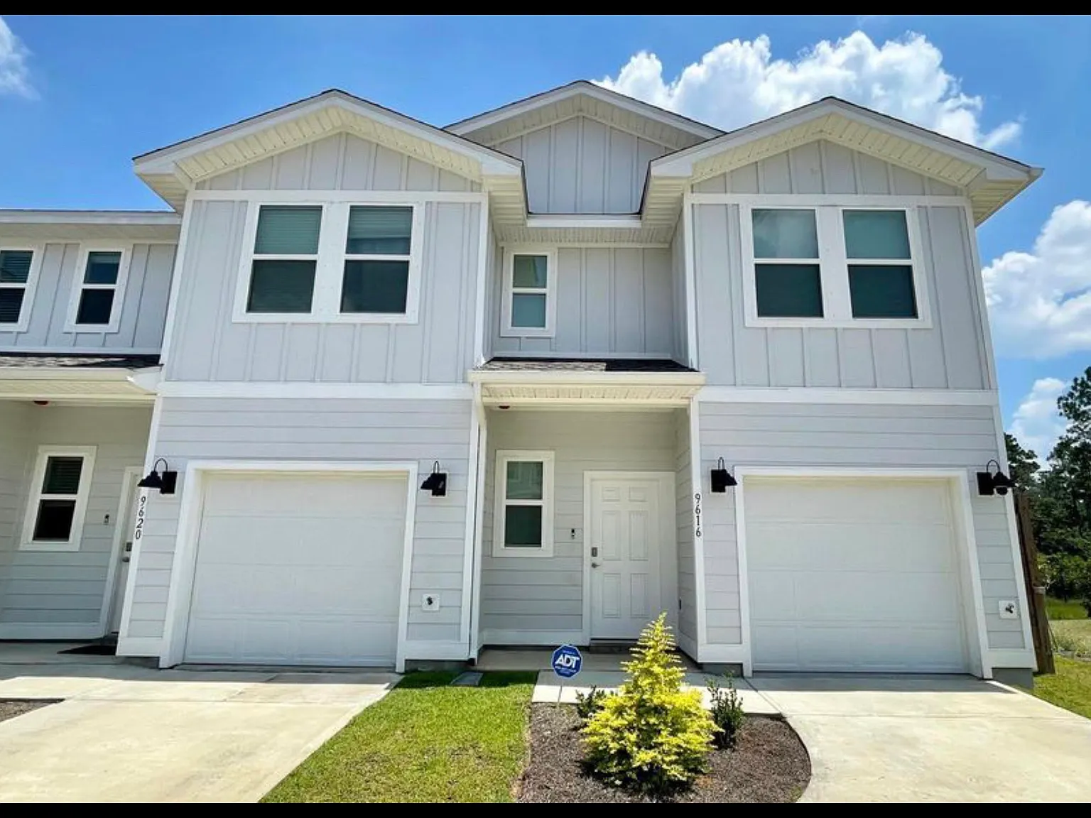 3 bed, 1553 sqft, $1,900 — Photo 1