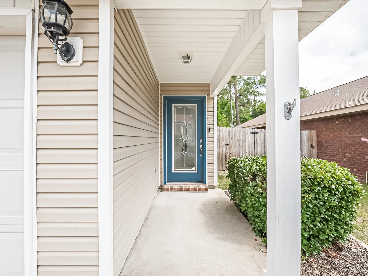 4 bed, 1856 sqft, $2,500 — Photo 2