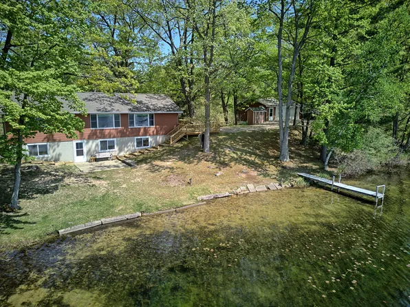 15065 Becker Dr, Mecosta, MI 49332
