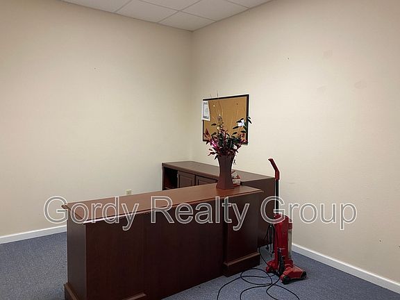 5th image of 3026 Auction Dr