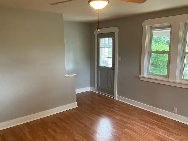 1018 Bellaire Ave — Photo 8