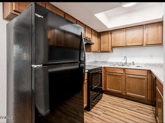 5th image of 3810 N MARYVALE Parkway #1058