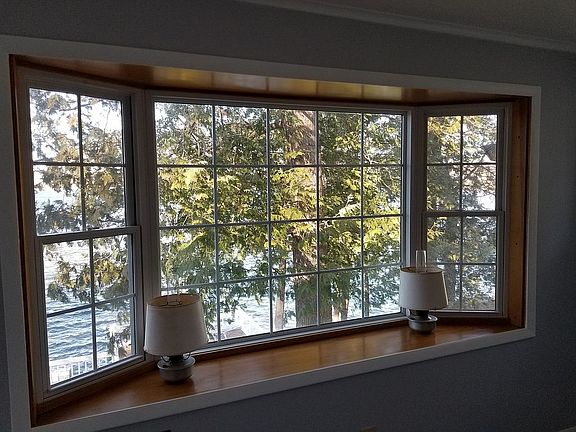 3rd image of 1336 S Lake Dr