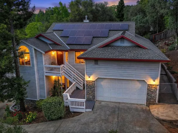 12590 Crimson Ct, Auburn, CA 95603