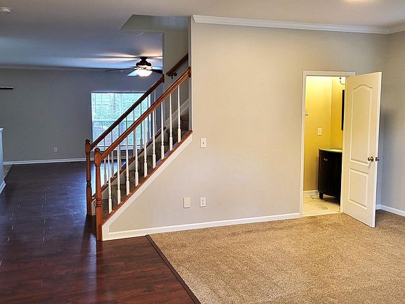5th image of 265 Clubhouse Dr