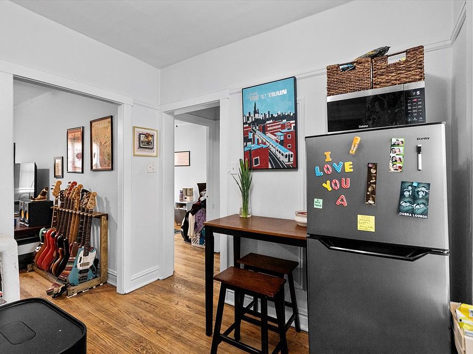 1st image of 652 W Oakdale Ave APT 3N