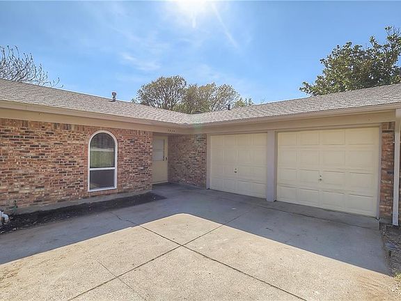 3rd image of 7424 Laurie Dr