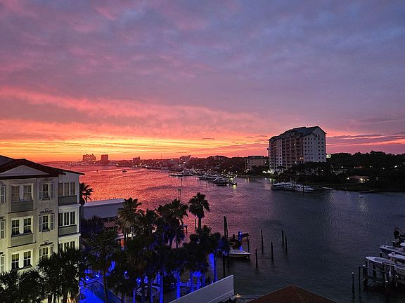 5th image of 30 Moreno Point Rd Penthouse 703A