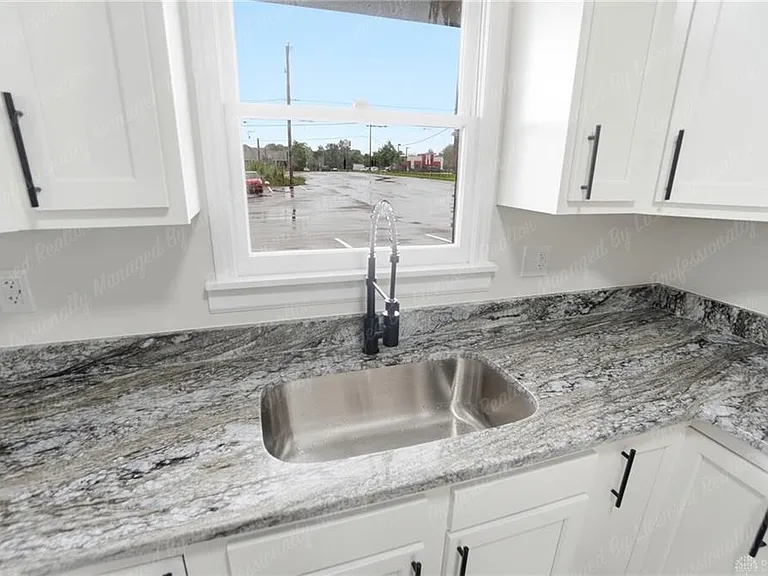 539 N Broad St — Photo 17