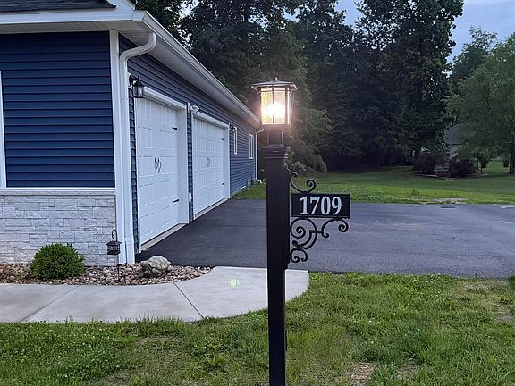 4th image of 1709 Riley Ct