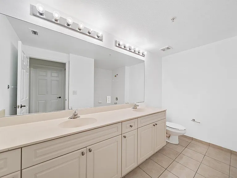 3020 Alcazar Pl #202 — Photo 25