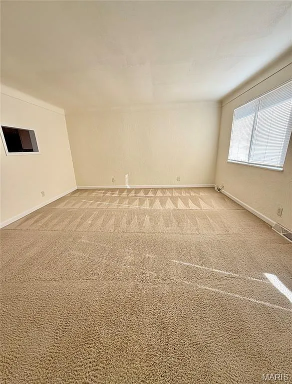 2 bed, 1.0 bath, 972 sqft, $1,195 — Photo 3