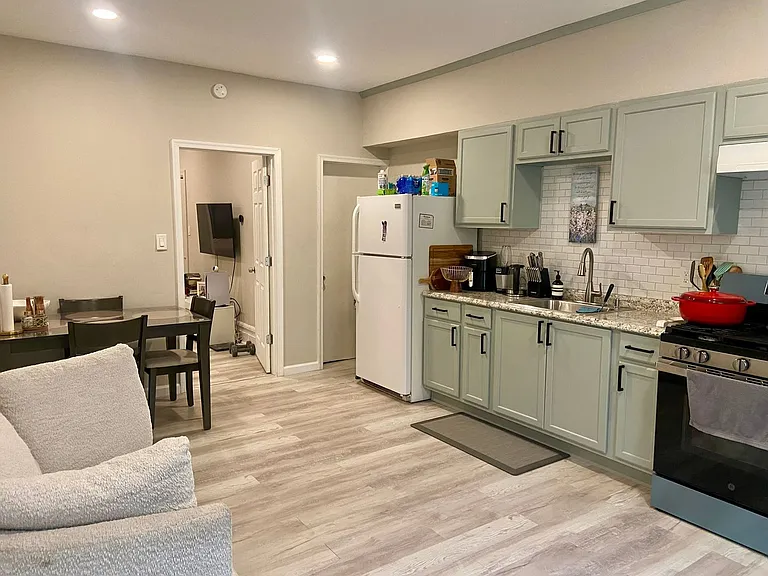 1535 Hunter St #1 — Photo 4