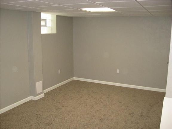 4th image of 2221 Thomas Dr