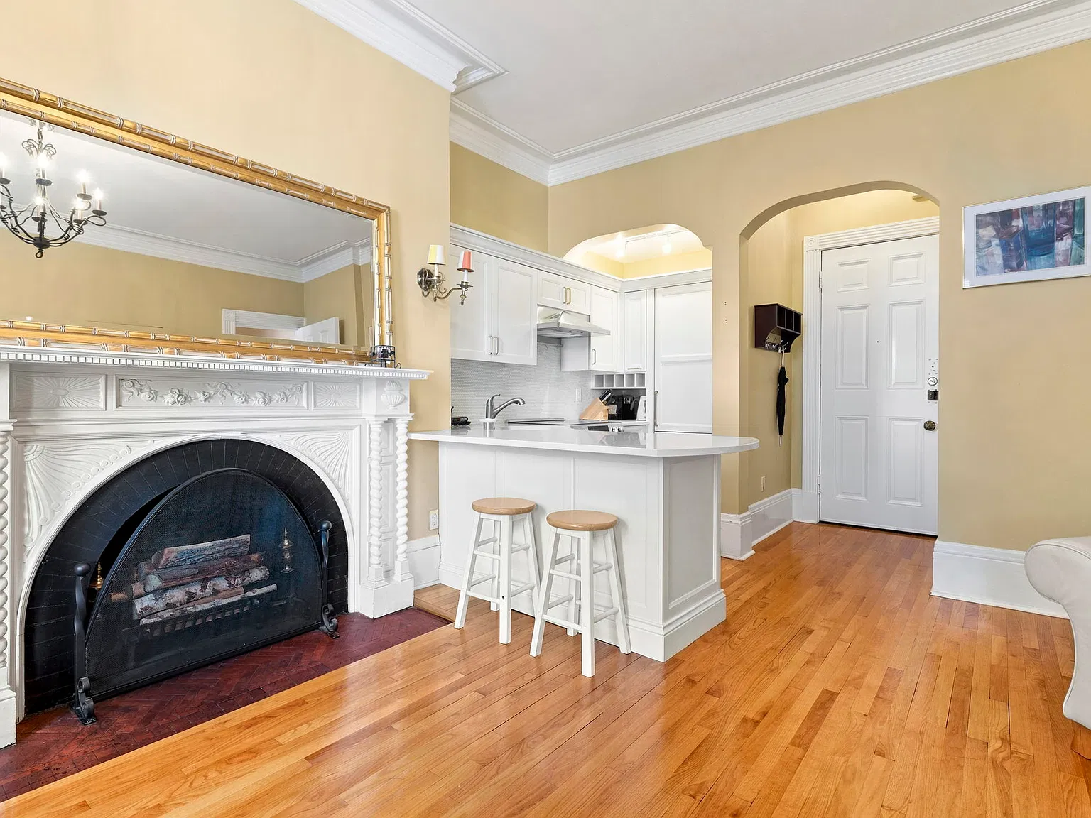 1 bed, 577 sqft, $4,350 — Photo 3