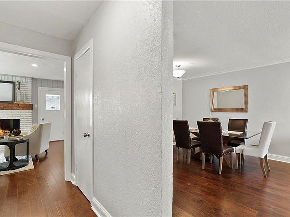 5th image of 3554 Vancouver Dr
