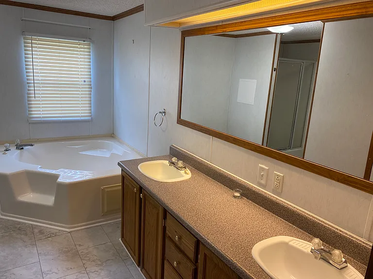 MBR Bath with Tub