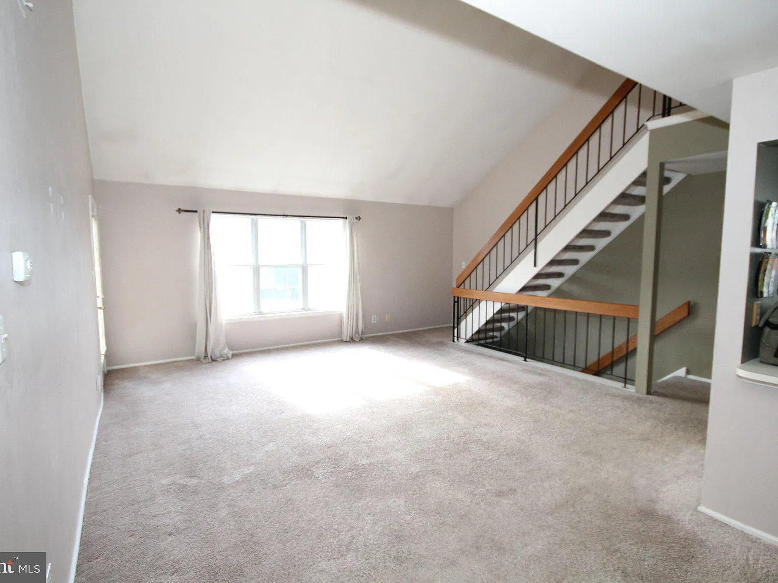 2 bed, 2.0 bath, 1336 sqft, $2,100 — Photo 3