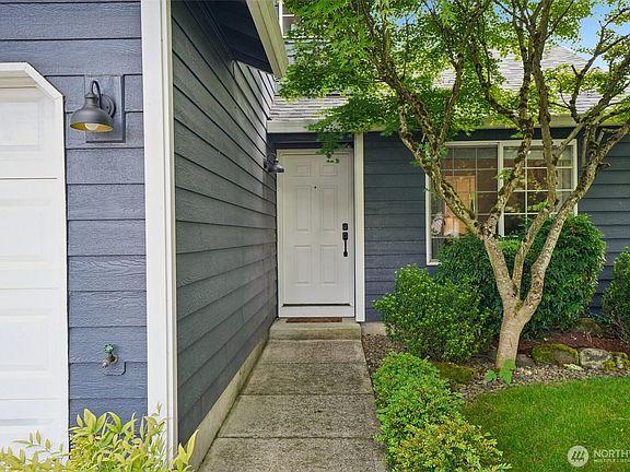 3rd image of 1613 SE 184th Street