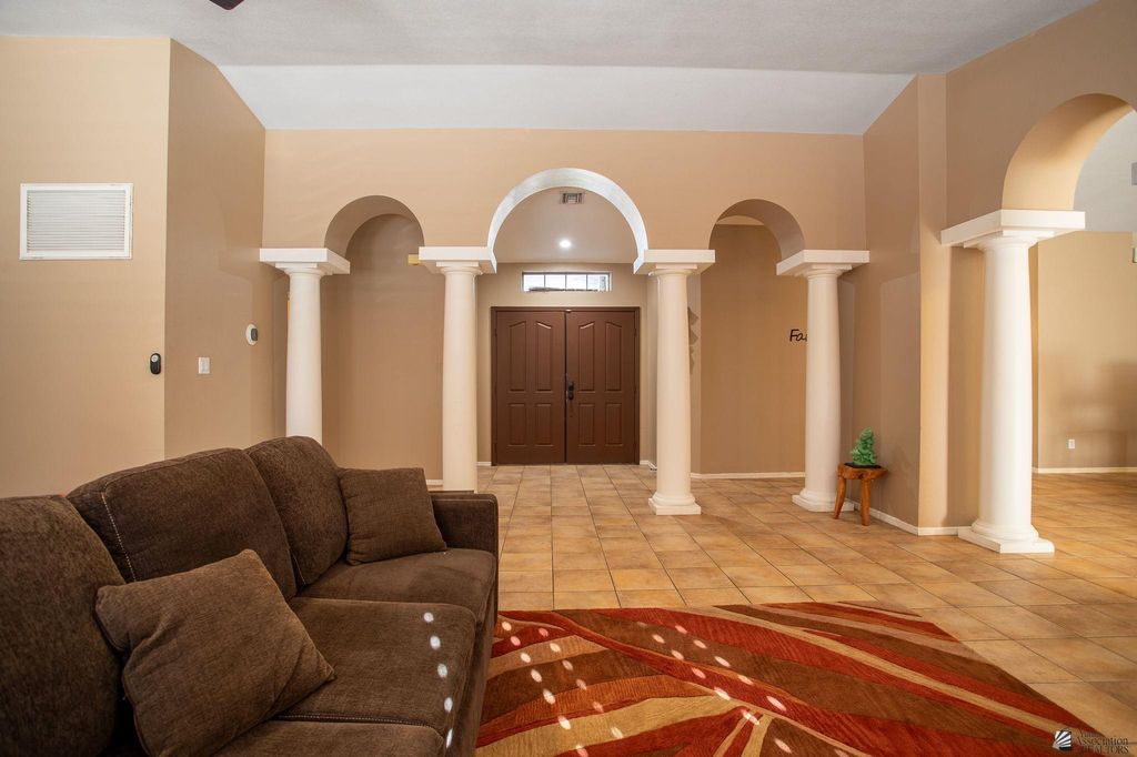 Apartment in Yuma - View 5