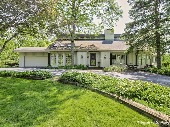 28350 N Ivy Ln, Libertyville, IL 60048