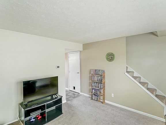 5th image of 7619 Dover Ct