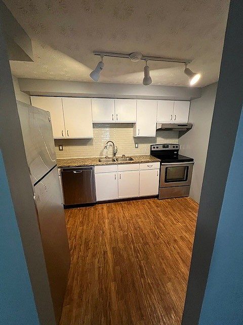 1st image of 1501 Pleasant St