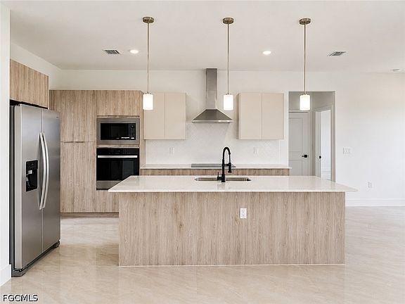 4th image of 7004 Alpine Ct