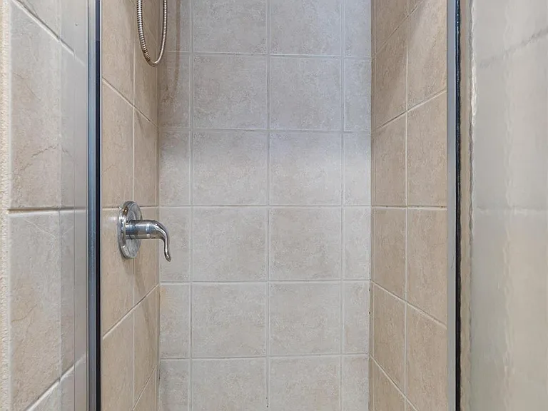 806 W 24th St #326 — Photo 25