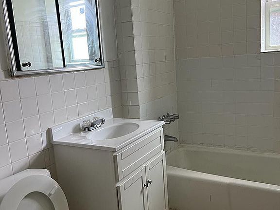5th image of 165 Trantor Pl APT 1D