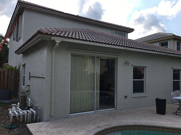 3rd image of 1245 NW 171st Ave