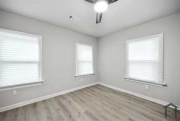 594 Robert Henry St — Photo 21