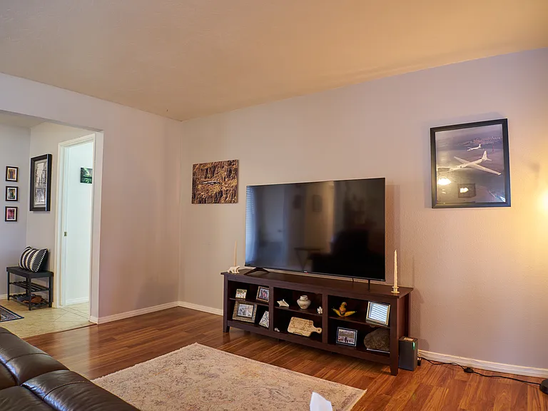 1012 Scott St — Photo 13