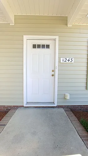 1243 Stoneridge Ln Photo 1